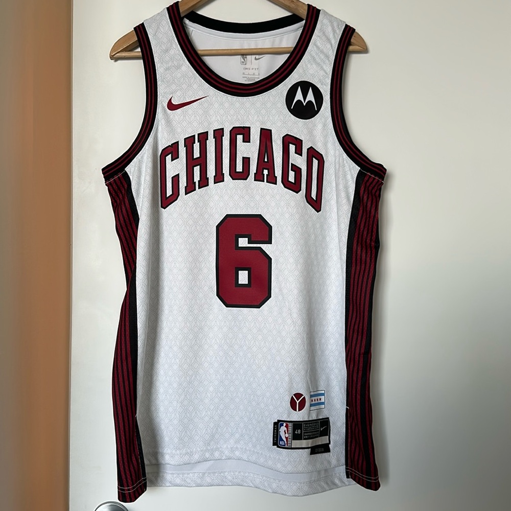 Alex Caruso Bulls Jersey